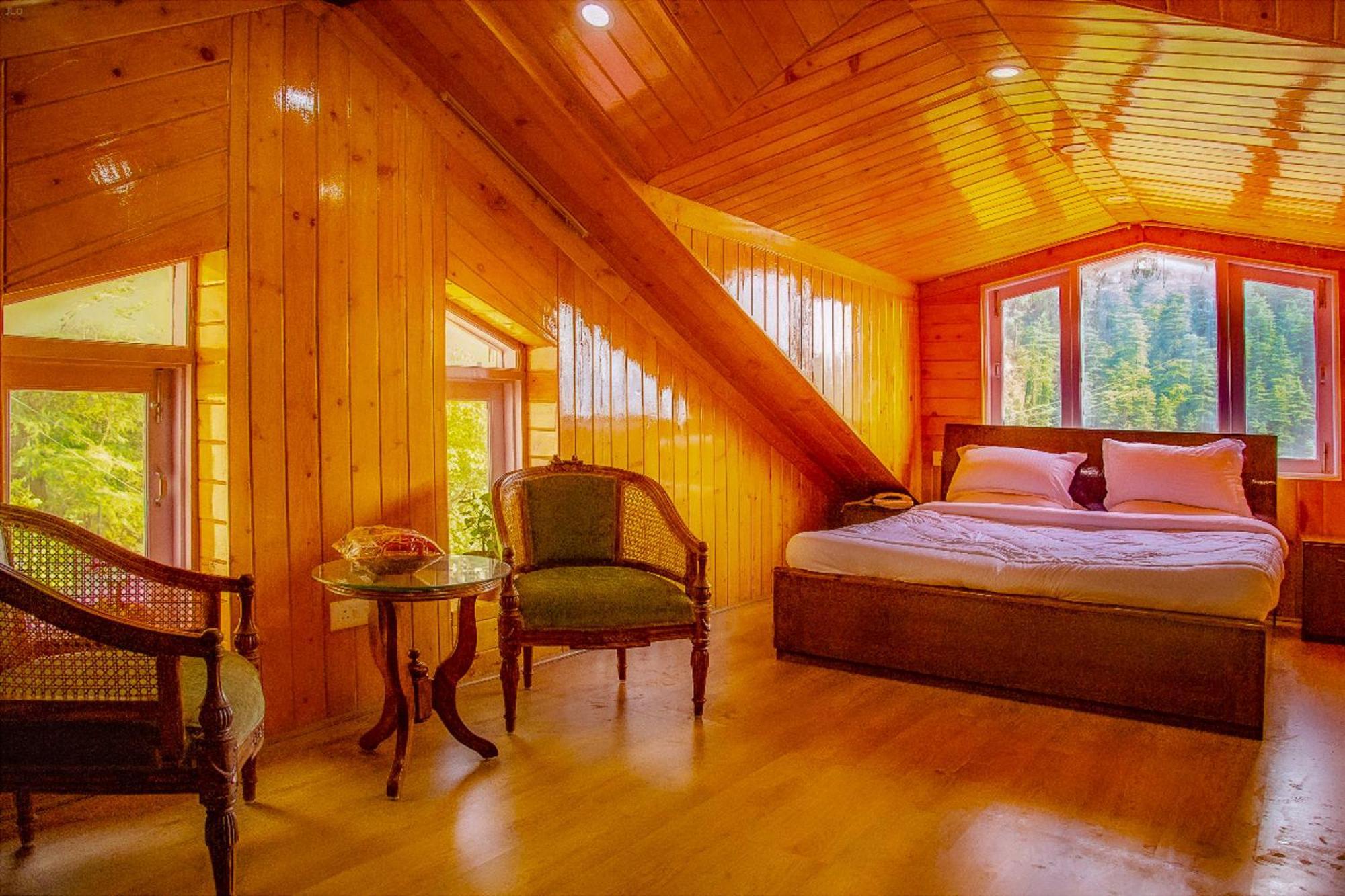 Whispering Pines Villa Shimla Buitenkant foto
